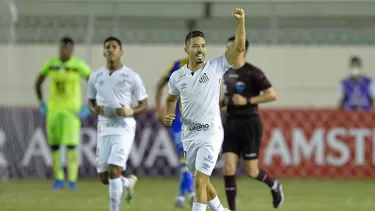 Santos ganó en su visita al Delfín | Foto: AFP.