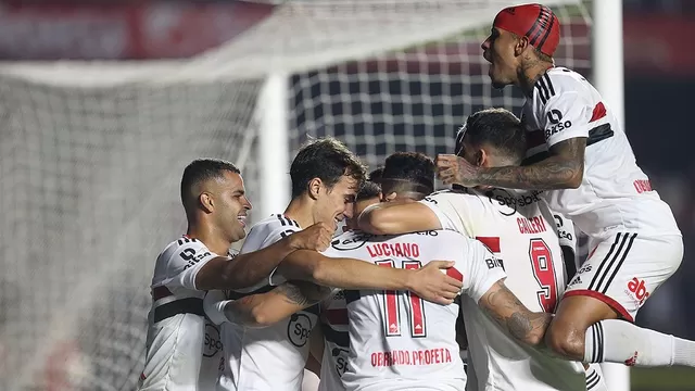 Sao Paulo derrotó 2-1 a Santos y lo dejó sin chances de ser líder del Brasileirao