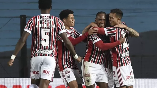 Sao Paulo venció 3-1 a Racing y avanzó a cuartos de final de la Copa Libertadores 2021