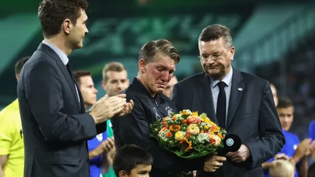 Schweinsteiger no evitó las lágrimas en su último partido con Alemania