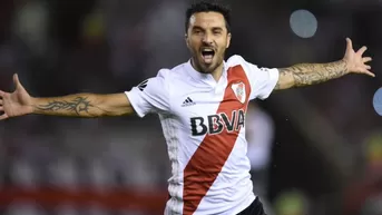 Scocco anotó gol maradoniano y River volvió al triunfo en la Superliga argentina