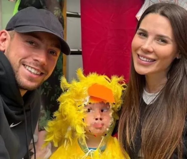 Federico Valverde posó junto a su familia luego del pleito / Foto: AS