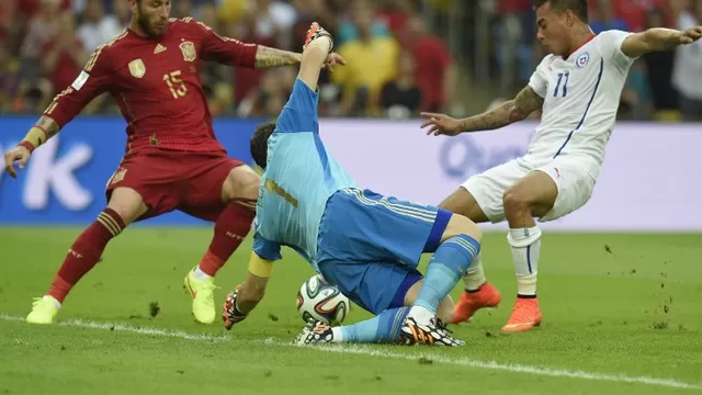 La secuencia del gol de Eduardo Vargas a España en fotos-foto-2