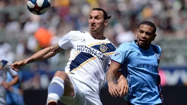 Alexander Callens ya había contado lo difícil que es marcar a Zlatan Ibrahimovic | Foto: MLS.