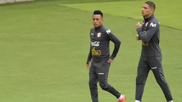 Christian Cueva y Paolo Guerrero en uno de los entrenamientos de la selecci&amp;oacute;n peruana. | Foto: AFP