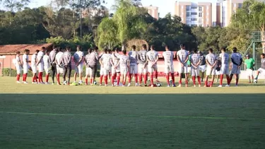 Bolivia se concentra en defensa y ataque durante entrenamientos | Foto: FBF.