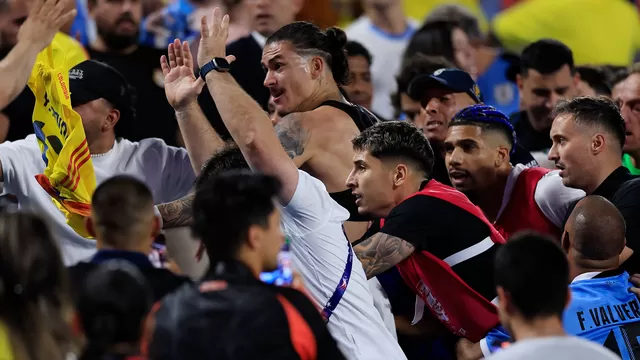 Darwin Núñez se peleó con hinchas colombianos tras acabar la semifinal de Copa América. | Video: América Deportes.