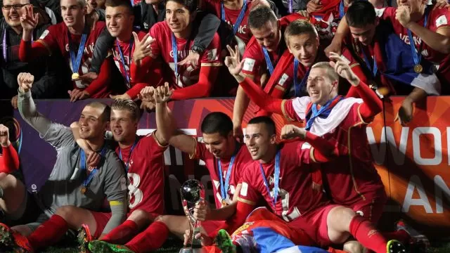 Serbia venció 2-1 en el alargue a Brasil y se alzó con el título