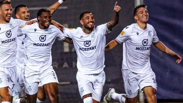 El exjugador de Alianza Lima marcó un golazo en la contundente victoria de su equipo por la tercera fecha en Serbia. | Foto y video: Difusión en X