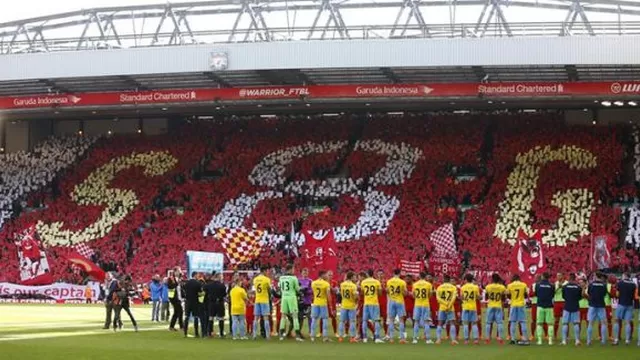 Steven Gerrard: así homenajearon al capitán del Liverpool en Anfield-foto-4