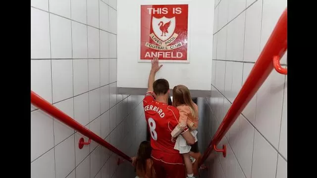 Steven Gerrard: así homenajearon al capitán del Liverpool en Anfield-foto-6
