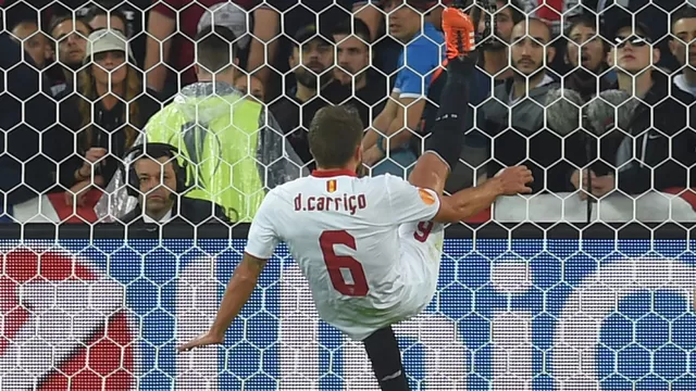 Sevila: Daniel Carriço sufrió doloroso calambre en plena celebración