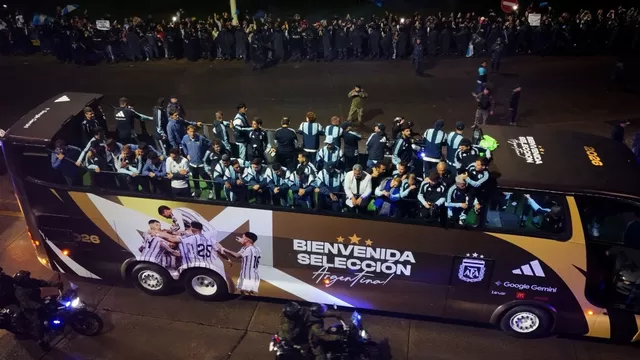 La selección argentina fue recibida por miles de hinchas en Buenos Aires. Foto: Reuters