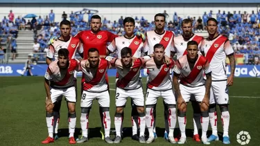 Advíncula se quedó en el banco de suplentes del Rayo Vallecano. | Foto: Rayo Vallecano.