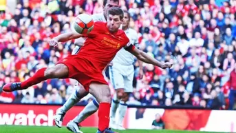 Steven Gerrard volvió a Anfield y anotó golazo con leyendas del Liverpool