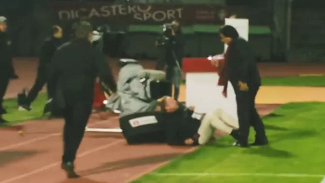 Video: Cortes&iacute;a Kicker.de