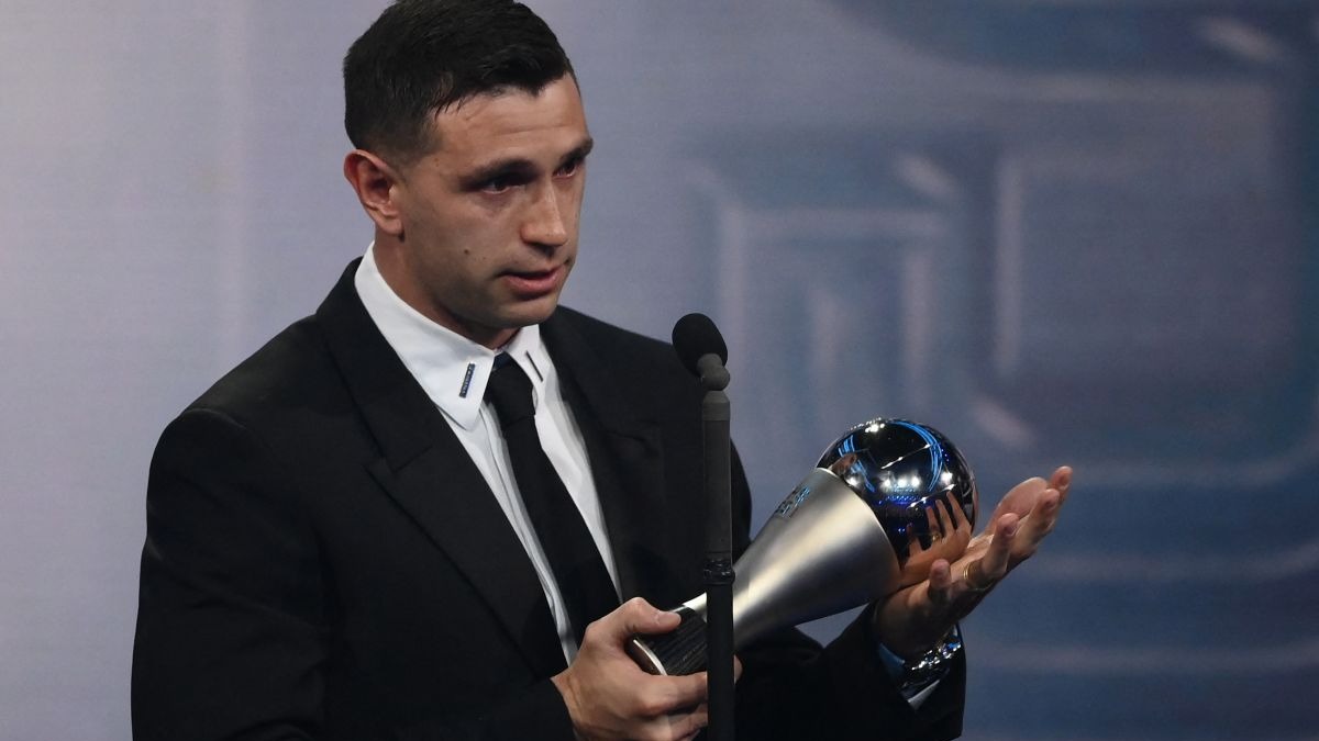 The Best: 'Dibu' Martínez conquistó el premio de la FIFA a mejor arquero