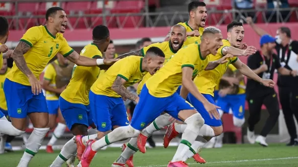 Brasil venció en los penales a México y pasó a la final del fútbol masculino de Tokio 2020 | Foto: AFP.