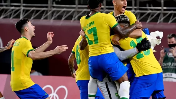 Brasil venció en los penales a México y pasó a la final del fútbol masculino de Tokio 2020 | Foto: AFP.