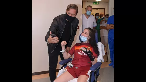 Ilenia Matilli pasó 9 meses en coma y se despertó tras escuchar el mensaje de ánimo de Totti | Foto: Getty Images.