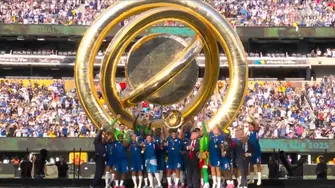 Donald Trump acompañó al plantel del Chelsea tras ganar el Mundial de Clubes 2025 / América TV