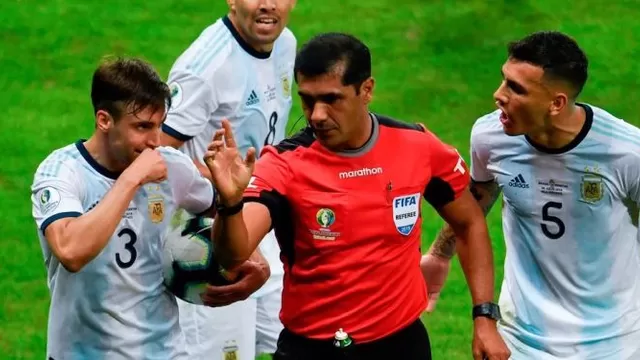 Roddy Zambrano fue el árbitro del Brasil vs. Argentina | Foto: AFP.