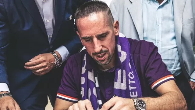 Escudo de Universitario aparece en presentación de Ribéry en la Fiorentina