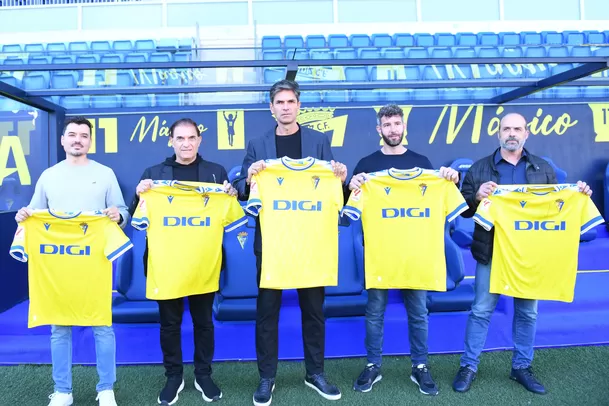 Carlos Compagnucci es parte del comando técnico del Cádiz. | Foto:  @Cadiz_CF