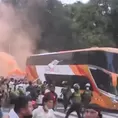 Universitario vs. Barcelona SC: Cremas llegaron al Nacional en medio del calor de sus hinchas