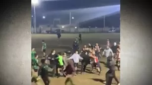 Uruguay: Brutal bronca en el partido entre Ituzaingó y Atlético Fernandino