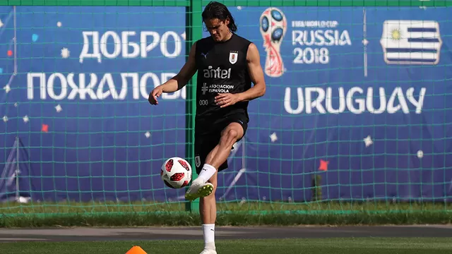 Uruguay: Cavani entrenó y tocó el balón a un día del choque ante Francia-foto-1