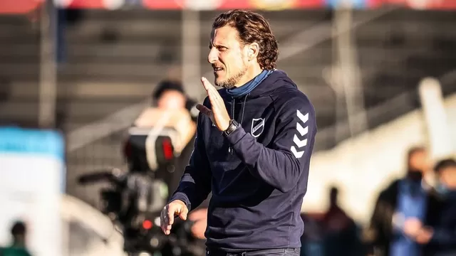 Uruguay: Diego Forlán es destituido vía Zoom por el Atenas de Segunda División