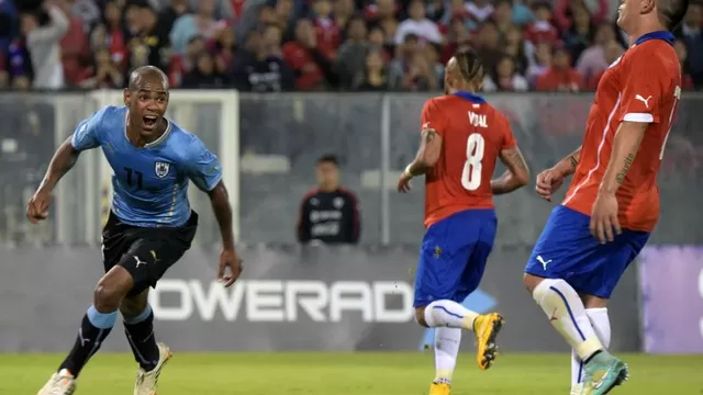 Uruguay le ganó 2-1 a Chile en candente partido en Santiago