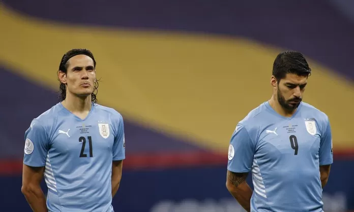 La FIFA insta a Uruguay a retirar dos estrellas de la equipación