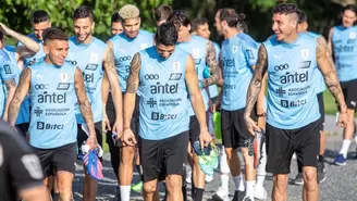 Uruguay sufre dos bajas por COVID-19 y convoca a tres nuevos jugadores