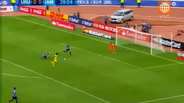 Uruguay vs. Jamaica: Darren Mattocks falló tremenda ocasión de gol