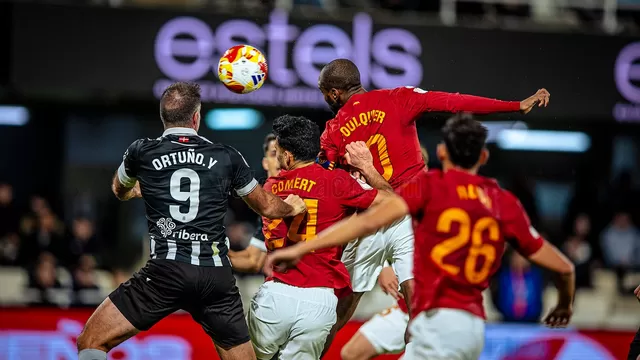 Valencia logró un sufrido triunffo 2-1 a Cartagena y logró seguir en pelea por la Copa del Rey / América tvGO
