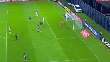 Valera tuvo el 1-0 de Universitario ante IDV y la mandó al cielo