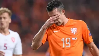 Van Persie y un terrible blooper para sentenciar eliminación de Holanda