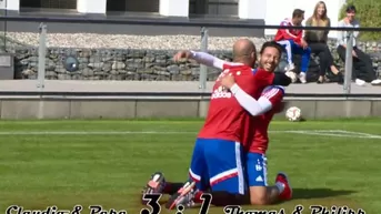 Vea el divertido juego que ganaron Claudio Pizarro y Pepe Reina