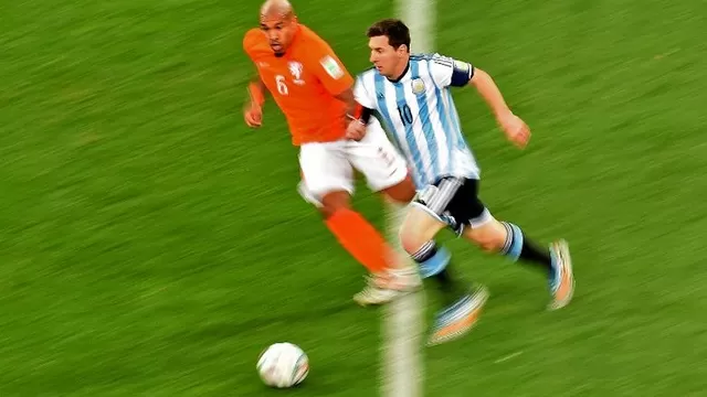 Vea la marca especial de Nigel De Jong a Lionel Messi