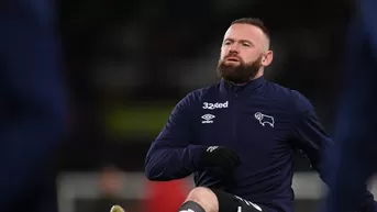 Wayne Rooney se mantendrá en cuarentena, pese a no tener el COVID-19