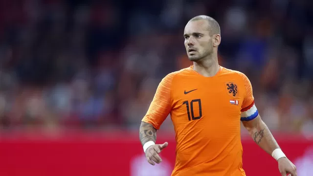 Wesley Sneijder analiza volver al fútbol profesional con el Utrecht