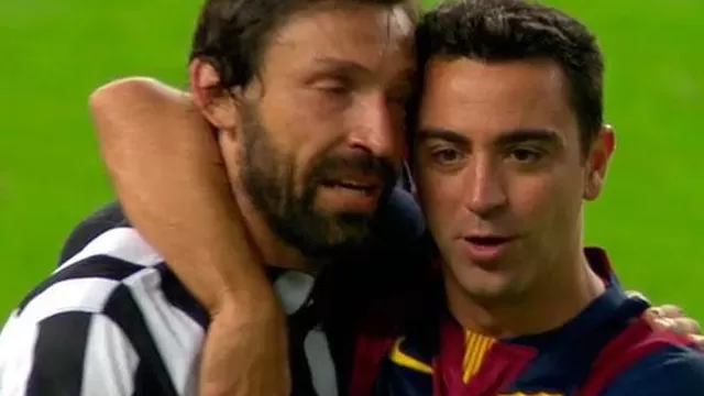 Xavi consoló a Andrea Pirlo tras la final de la Champions League-foto-1