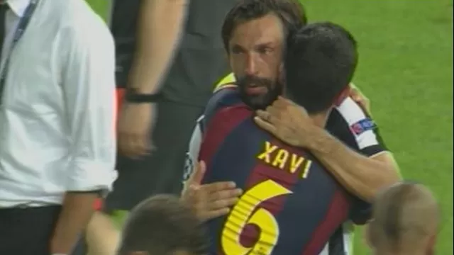 Xavi consoló a Andrea Pirlo tras la final de la Champions League-foto-2