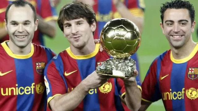Xavi e Iniesta  a junto a Messi, ganador del Balón de Oro