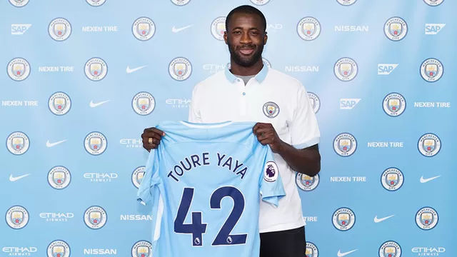 Yayá Touré renovó una temporada con el Manchester City