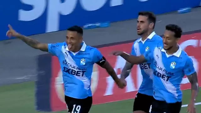 Yoshimar Yotún anotó el primero de Sporting Cristal sobre Carabobo tras gran disparo desde los doce pasos / Fuente: ESPN