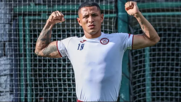 Yoshimar Yotún marcó un golazo al ángulo en el entrenamiento de Cruz Azul