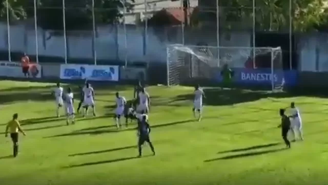 YouTube: Espectacular gol con doble chalaca en el Capixabao de Brasil
